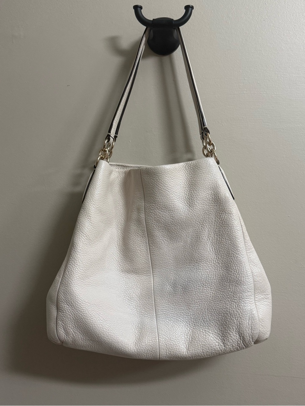 Coach White Pebbled Leather Shoulder Bag with Gold Hardware - Picture 10 of 10